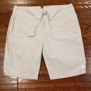 NIKE NWOT Women's Cotton Button/Drawstring Shorts - Size L (12-14)